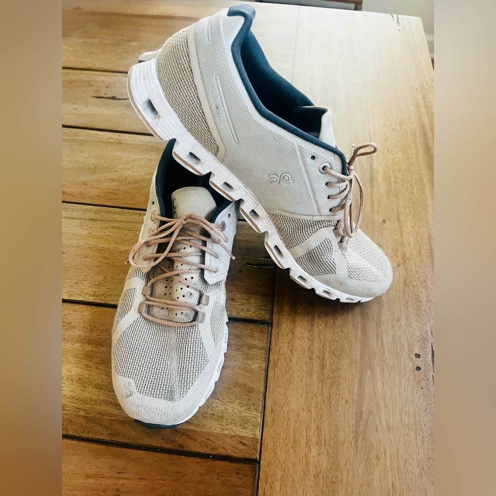 On Running Tan Sneakers; Men’s Size 11.5, GREAT pre-loved condition